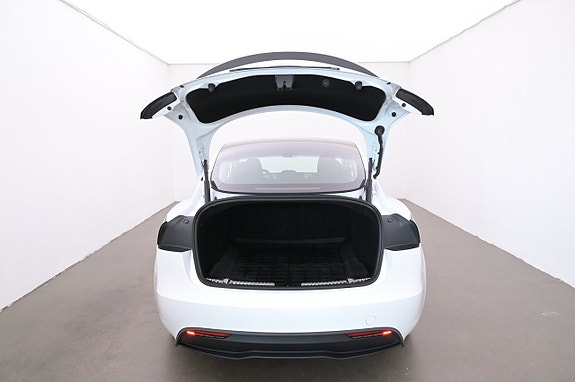Tesla Model 3 23 of 27
