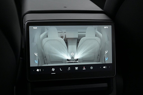 Tesla Model 3 22 of 27