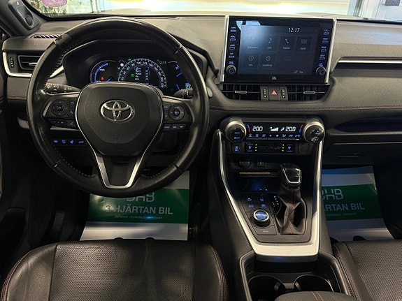 Toyota RAV4 Plug-in Hybrid 10 of 22