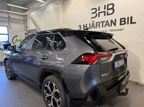 Toyota RAV4 Plug-in Hybrid 2 of 22