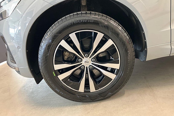 Volvo XC60 25 of 29