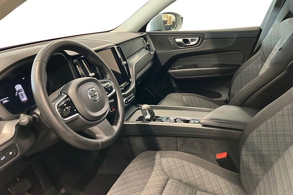 Volvo XC60 10 of 29