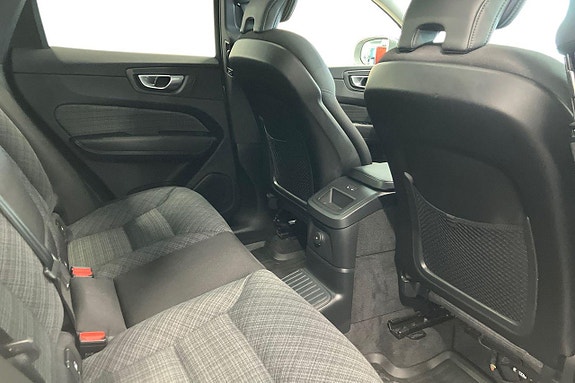 Volvo XC60 11 of 29