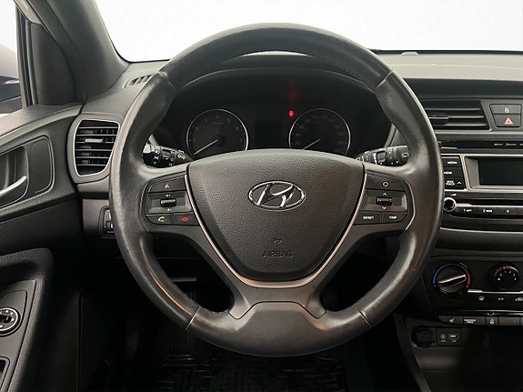 Hyundai i20 10 of 22