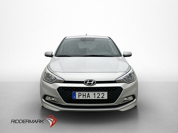 Hyundai i20 2 of 22