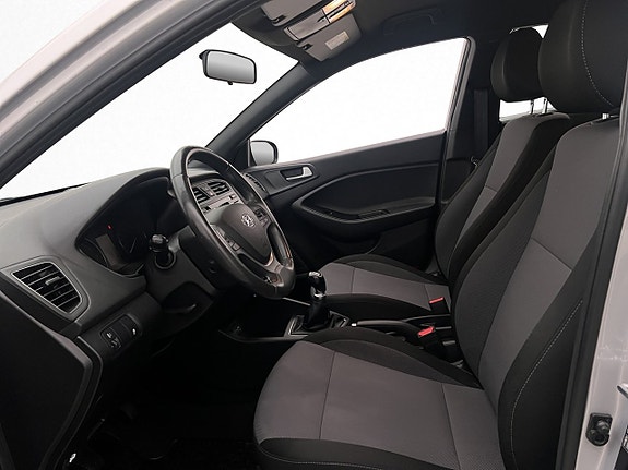 Hyundai i20 8 of 22