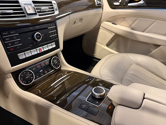 Mercedes-Benz CLS350 20 of 30