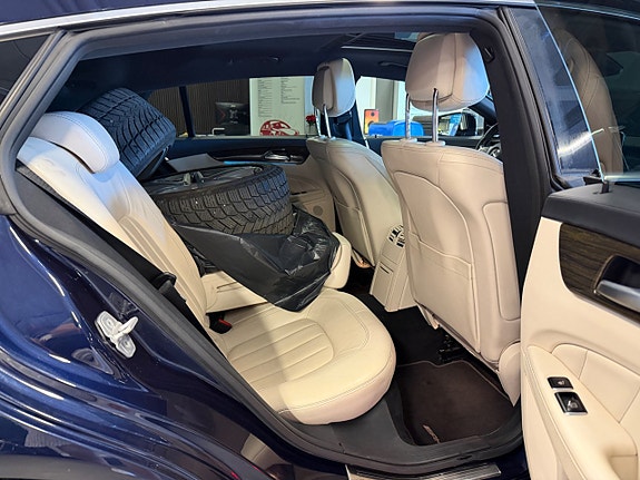 Mercedes-Benz CLS350 29 of 30