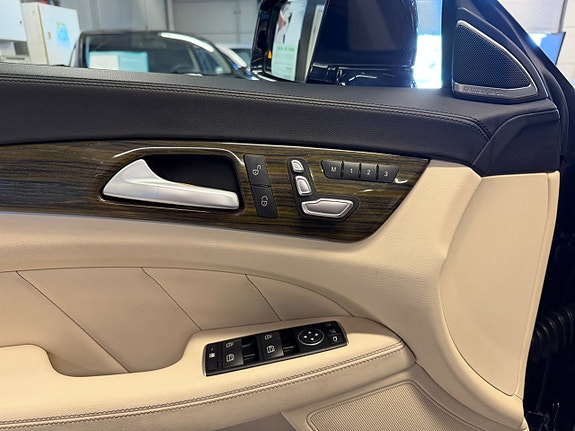 Mercedes-Benz CLS350 9 of 30