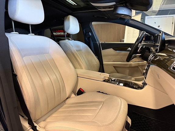 Mercedes-Benz CLS350 28 of 30