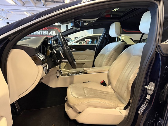 Mercedes-Benz CLS350 12 of 30