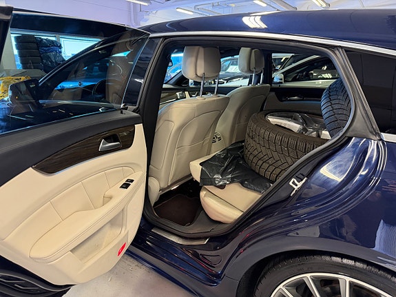 Mercedes-Benz CLS350 30 of 30