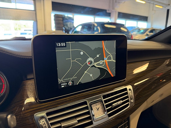 Mercedes-Benz CLS350 16 of 30