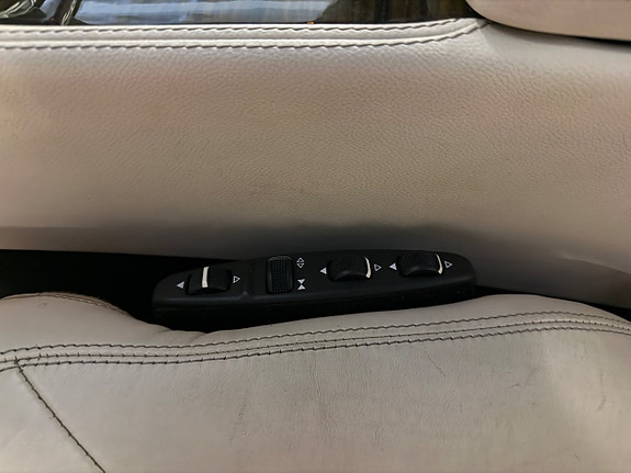 Mercedes-Benz CLS350 13 of 30