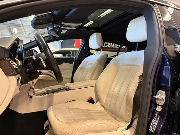 Mercedes-Benz CLS350 21 of 30