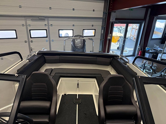 Yamarin Cross 62 BR + Yamaha F130 (2019) 8 of 11