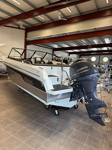 Yamarin Cross 62 BR + Yamaha F130 (2019) 4 of 11