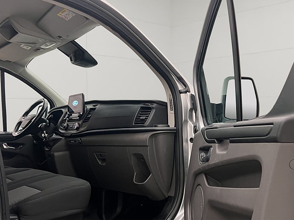 Ford Transit Custom 25 of 30