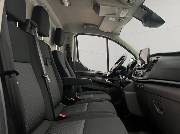 Ford Transit Custom 24 of 30