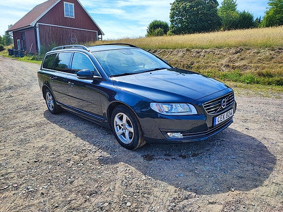 Volvo V70 3 of 12