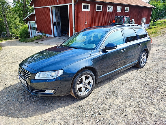 Volvo V70 4 of 12
