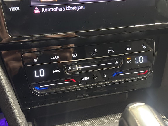 Volkswagen Passat Alltrack 18 of 20