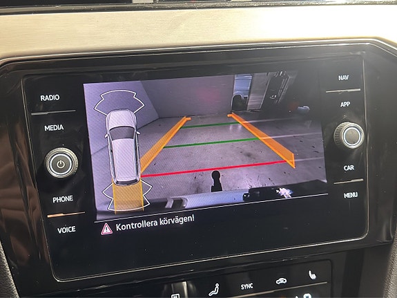 Volkswagen Passat Alltrack 19 of 20