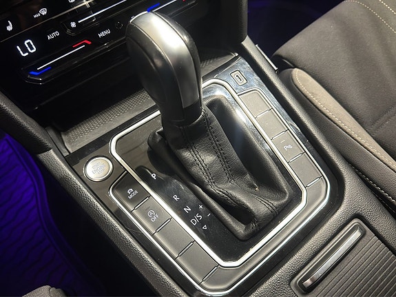 Volkswagen Passat Alltrack 17 of 20