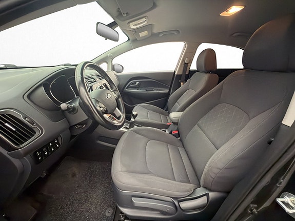 Kia Rio 10 of 30