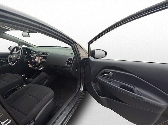 Kia Rio 22 of 30
