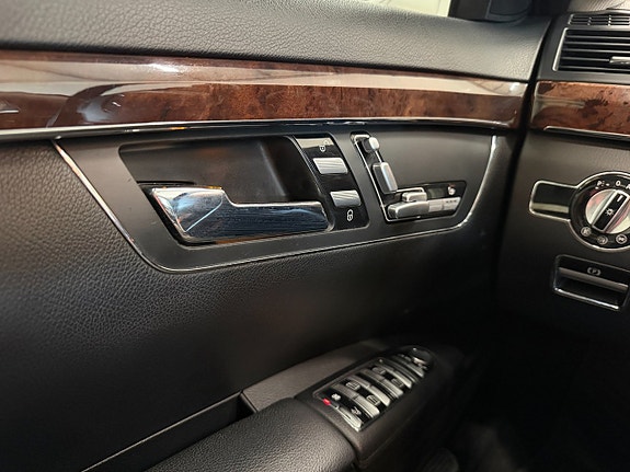 Mercedes-Benz S350 20 of 30