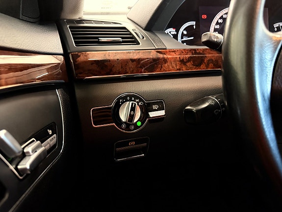 Mercedes-Benz S350 27 of 30