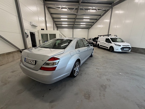 Mercedes-Benz S350 8 of 30