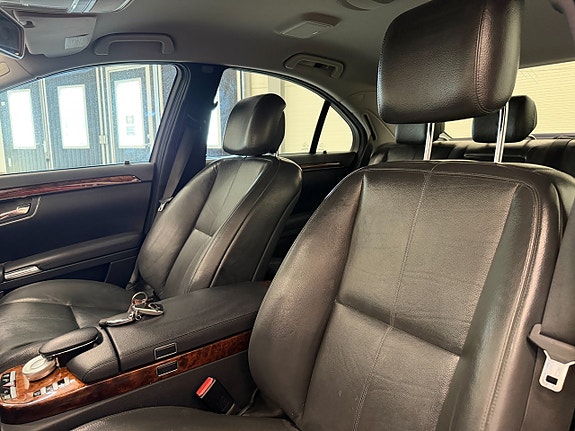 Mercedes-Benz S350 25 of 30