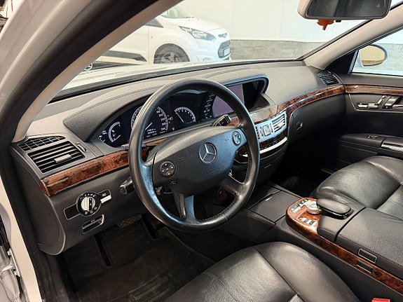 Mercedes-Benz S350 10 of 30