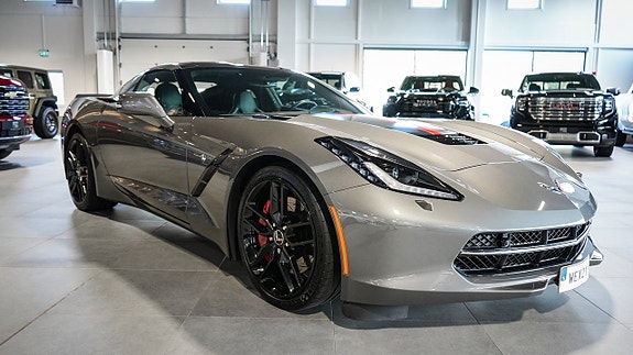 Chevrolet Corvette 2 of 26