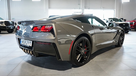 Chevrolet Corvette 3 of 26