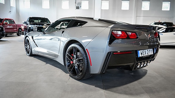 Chevrolet Corvette 5 of 26