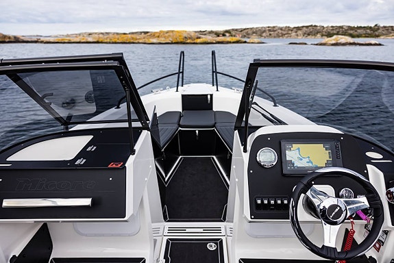 Micore 68 BR R-design  Mercury  150 R V6  -26  Ankarspel 6 of 8