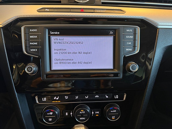 Volkswagen Passat Alltrack 28 of 30