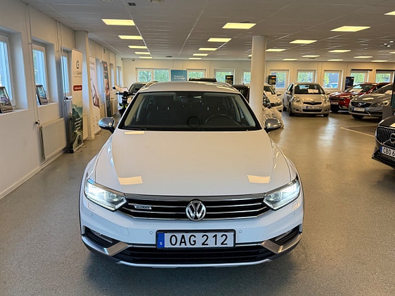 Volkswagen Passat Alltrack 4 of 30