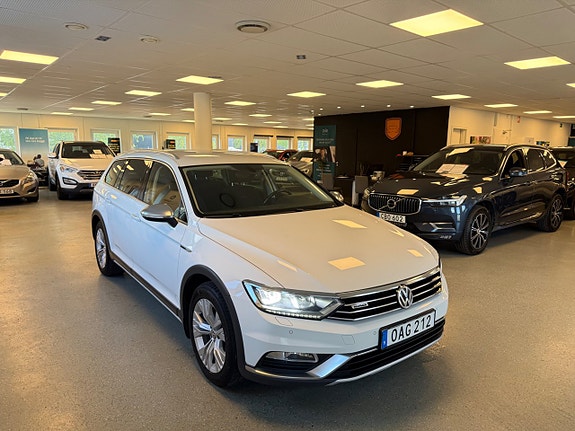 Volkswagen Passat Alltrack 3 of 30