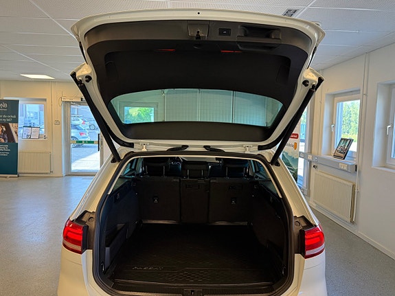 Volkswagen Passat Alltrack 20 of 30