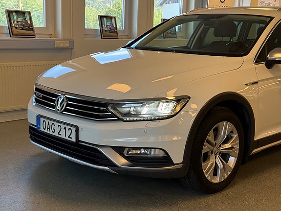 Volkswagen Passat Alltrack 11 of 30