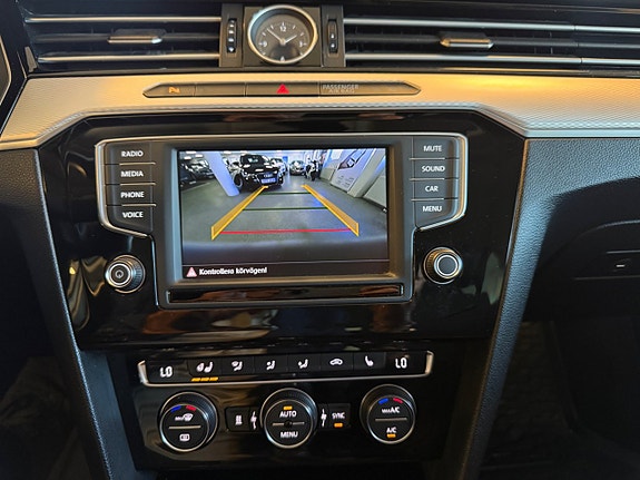 Volkswagen Passat Alltrack 27 of 30