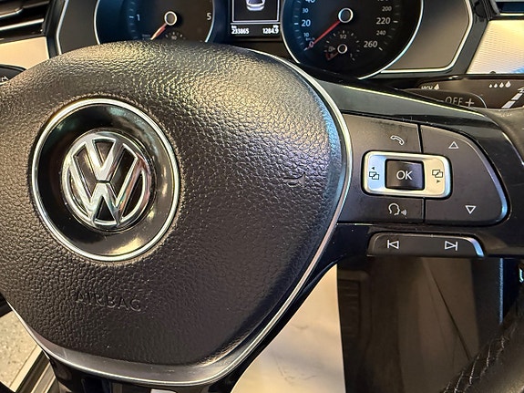Volkswagen Passat Alltrack 30 of 30