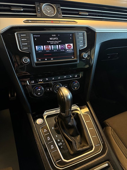 Volkswagen Passat Alltrack 26 of 30