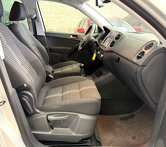 Volkswagen Tiguan 8 of 21