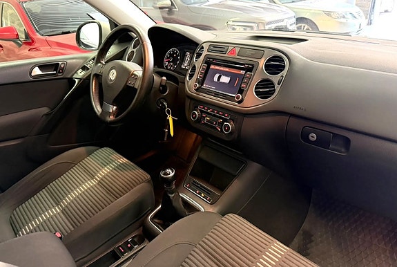Volkswagen Tiguan 7 of 21