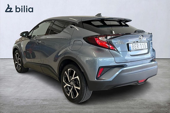 Toyota C-HR 2 of 21